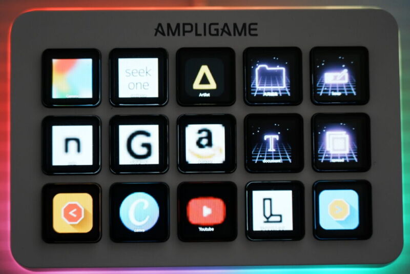 FIFINE D6の液晶ボタンに表示された、解像度が少し荒いアイコンの様子